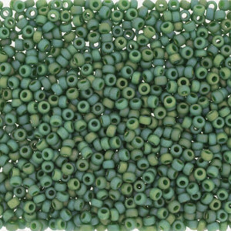 Miyuki Round 15/0 Frost Op Glaze Rnbw Green 8.2gm/Tb
